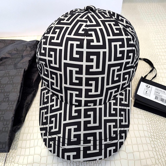 Brand New "Very Rare Black/Light Gray (Not White) BALMAIN Monogram Cap Size TU - Picture 3 of 14